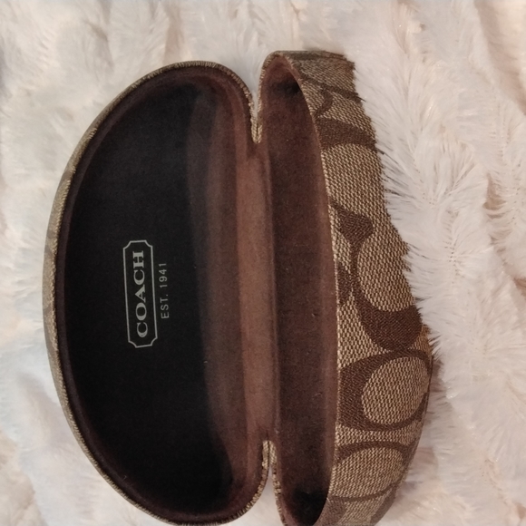 COACH Hard shell eyeglasses case, large - Picture 5 of 10